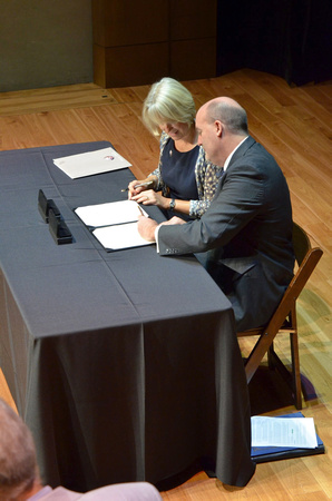 Peace Corps Director Carrie Hessler-Radelet and National Peace Corps Association (NPCA) President Glenn Blumhorst signed a Memorandum of Understanding to strengthen the organizations’ cooperation in s